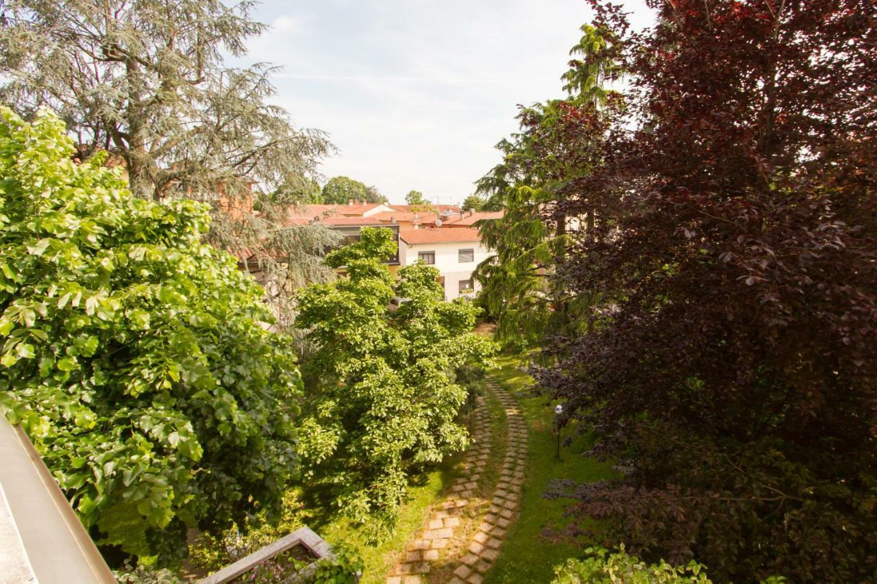 Appartamento Ampio E Indipendente Con Vista Giardino Paderno d'Adda エクステリア 写真